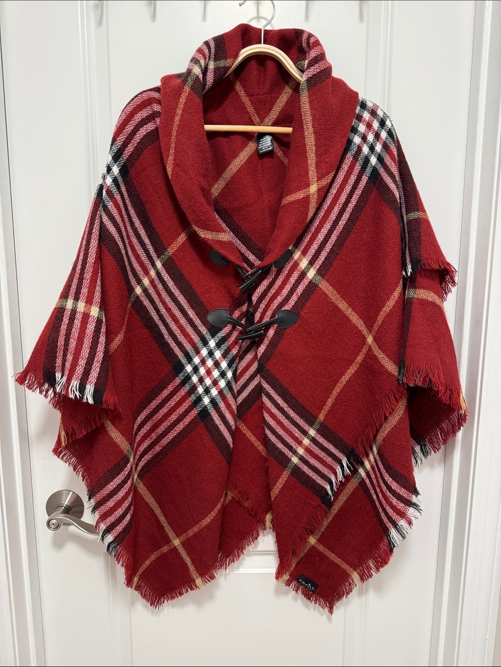 V. FRAAS Red Plaid Wrap Poncho